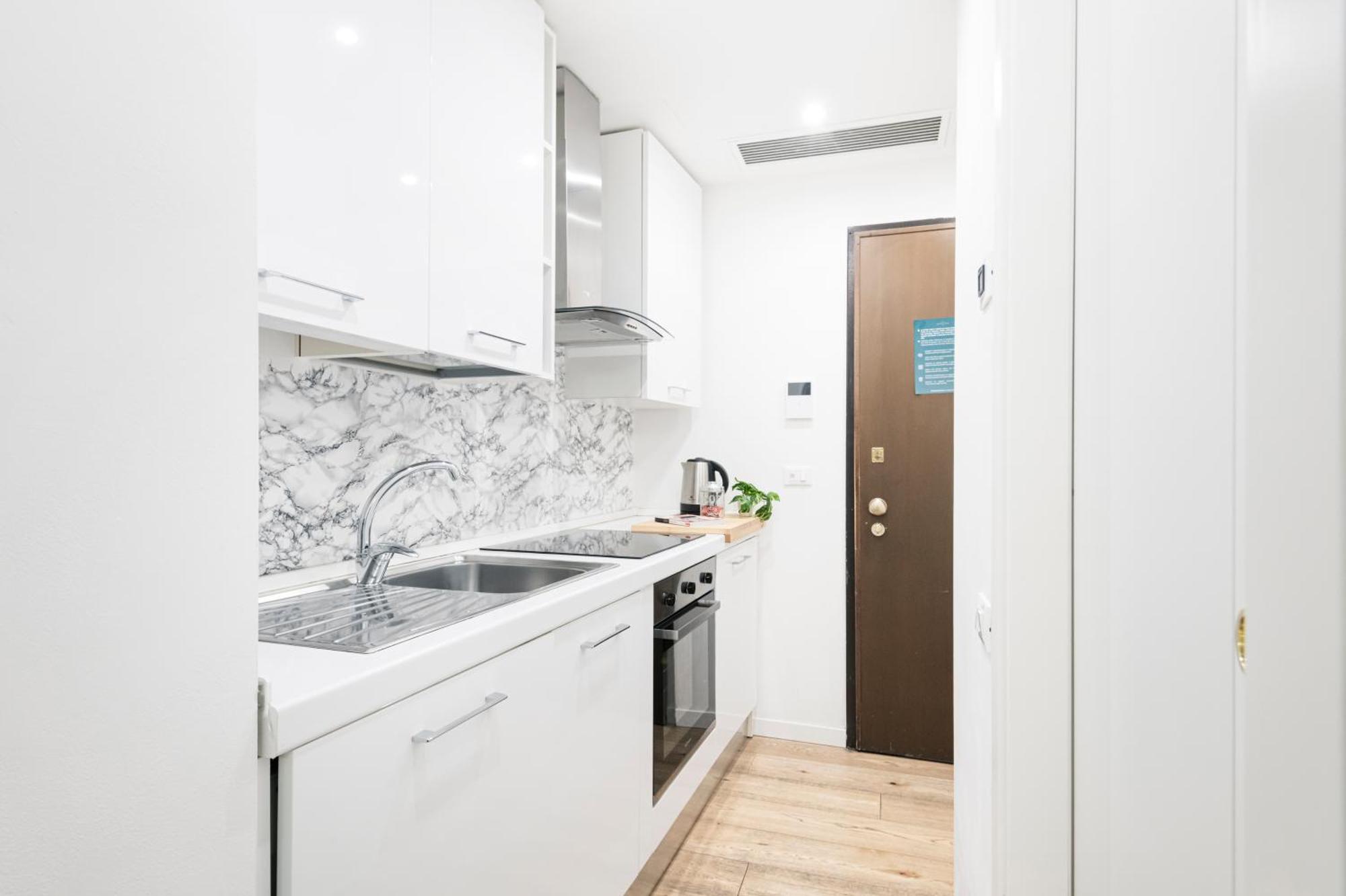 Amazing, New & Fully Furnished In Duomo Mailand